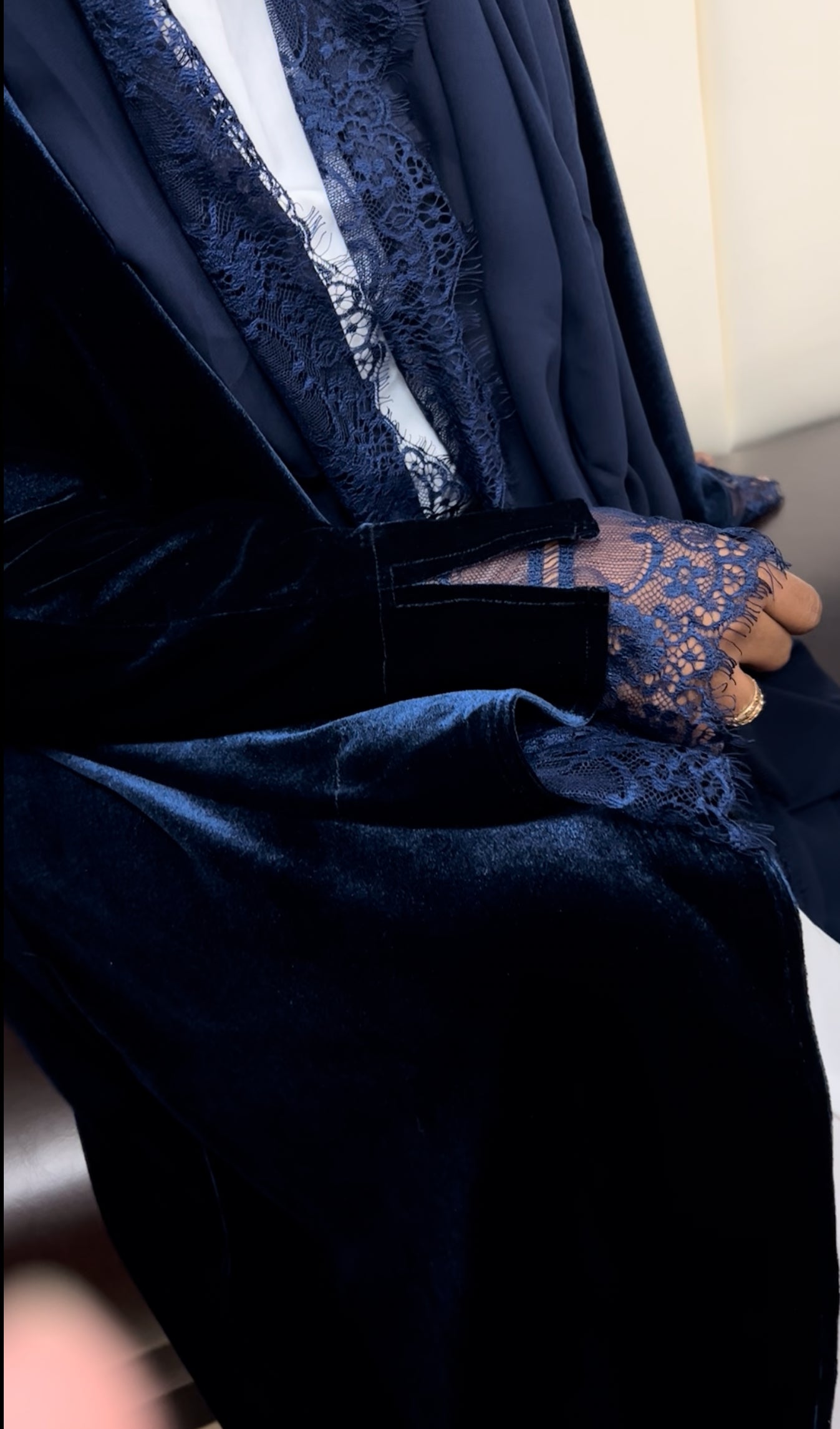 BLUE NAVY VALVET WITH LACE